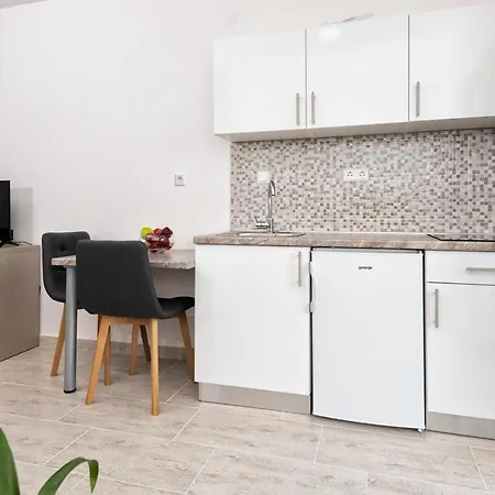 Lajna Apartment *