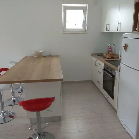 Lajna Apartment *